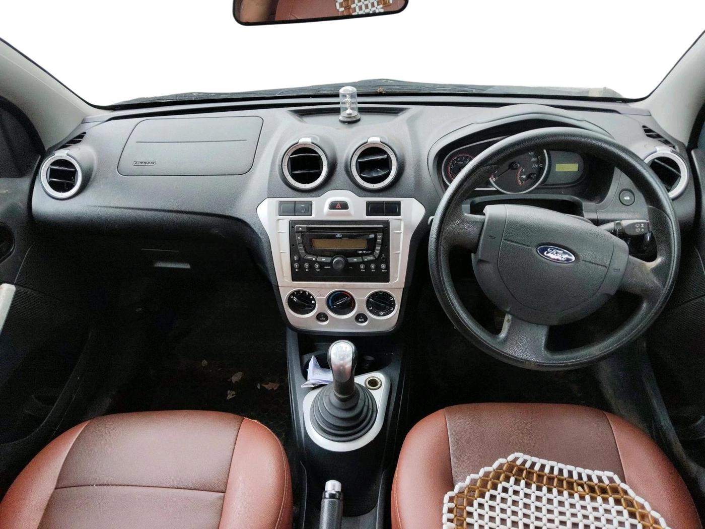 2012 Ford Figo TITANIUM 1.4 DIESEL, Diesel, Manual, 1,10,921 km, interior