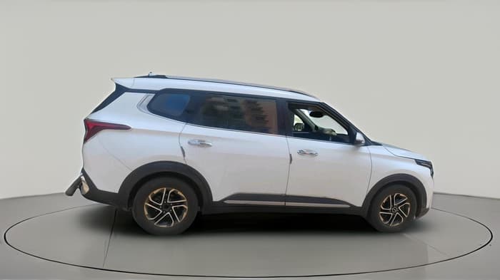 2022 KIA CARENS LUXURY 1.5 DIESEL 7 STR, Diesel, Manual, 1,31,297 km, exterior