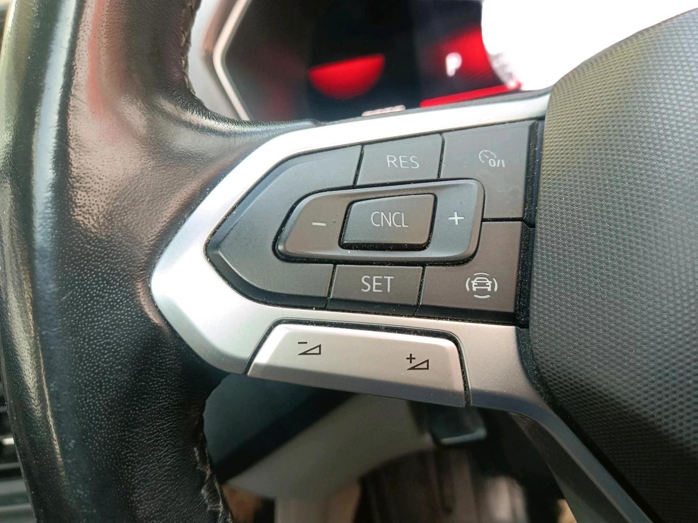 2022 Volkswagen TAIGUN TOPLINE 1.0 TSI AT, Petrol, Automatic, 46,053 km, interior