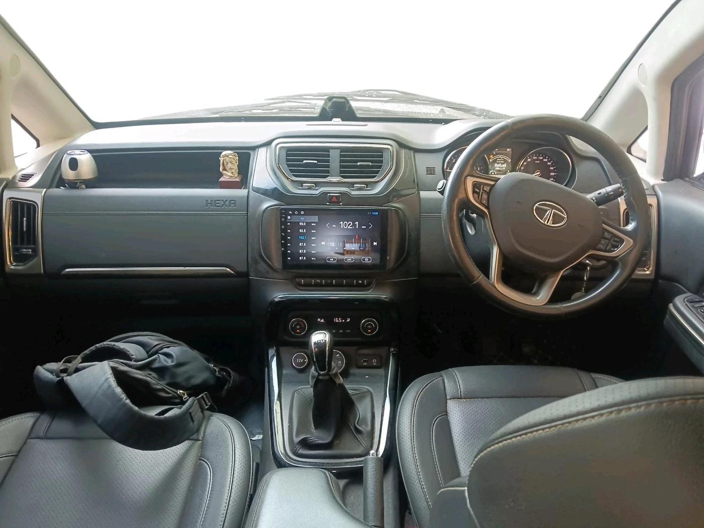 2018 Tata Hexa XT 4X2 7 STR, Diesel, Manual, 1,48,443 km, interior