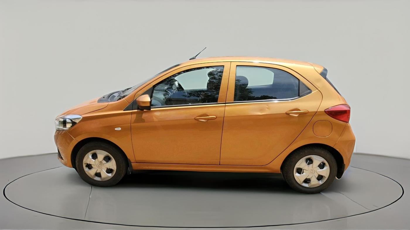 2018 Tata Tiago XT PETROL, Petrol, Manual, 52,990 km, exterior