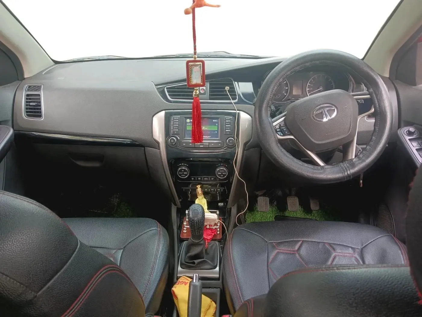 2015 Tata Bolt XT REVOTRON, Petrol, Manual, 1,08,531 km, interior