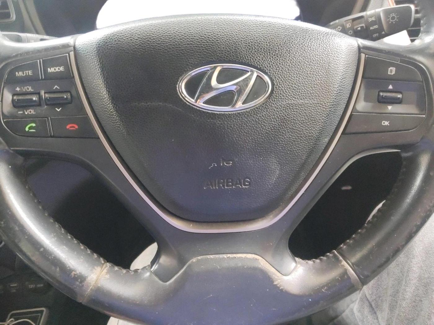 2016 Hyundai i20 Active 1.2 SX, Petrol, Manual, 73,983 km, interior
