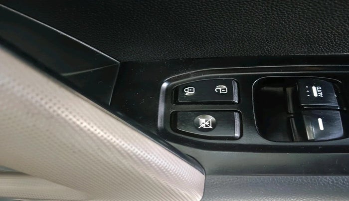 2017 Hyundai Creta SX PLUS AT 1.6 DIESEL, Diesel, Automatic, 2,13,190 km, interior