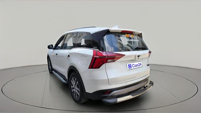 2025 Mahindra XUV700 AX 7 LUXURY P AT 7 STR, Petrol, Automatic, 9,519 km, exterior