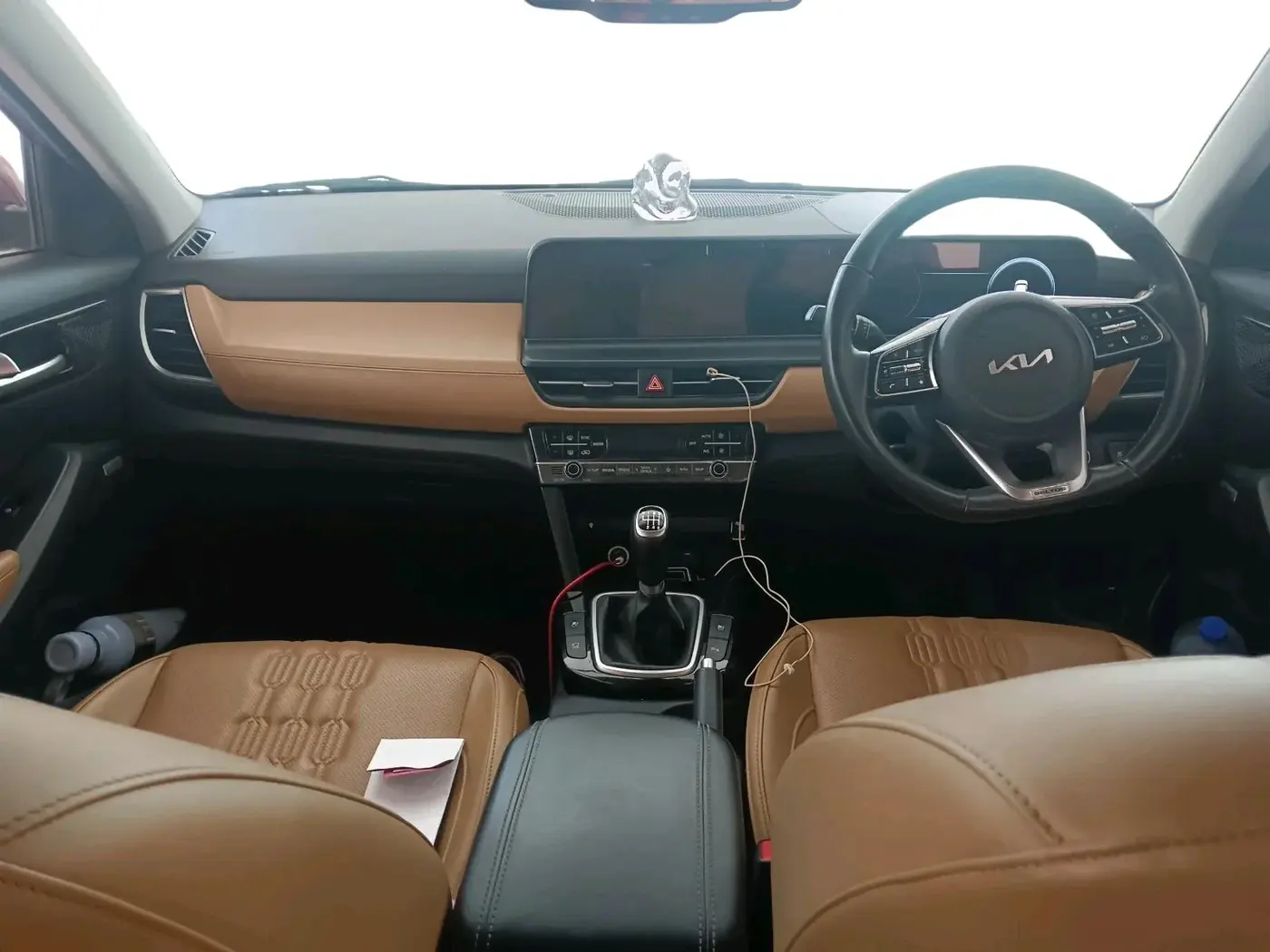 2023 KIA SELTOS  HTX PLUS 1.5 TURBO PETROL IMT, Petrol, Manual, 26,077 km, interior