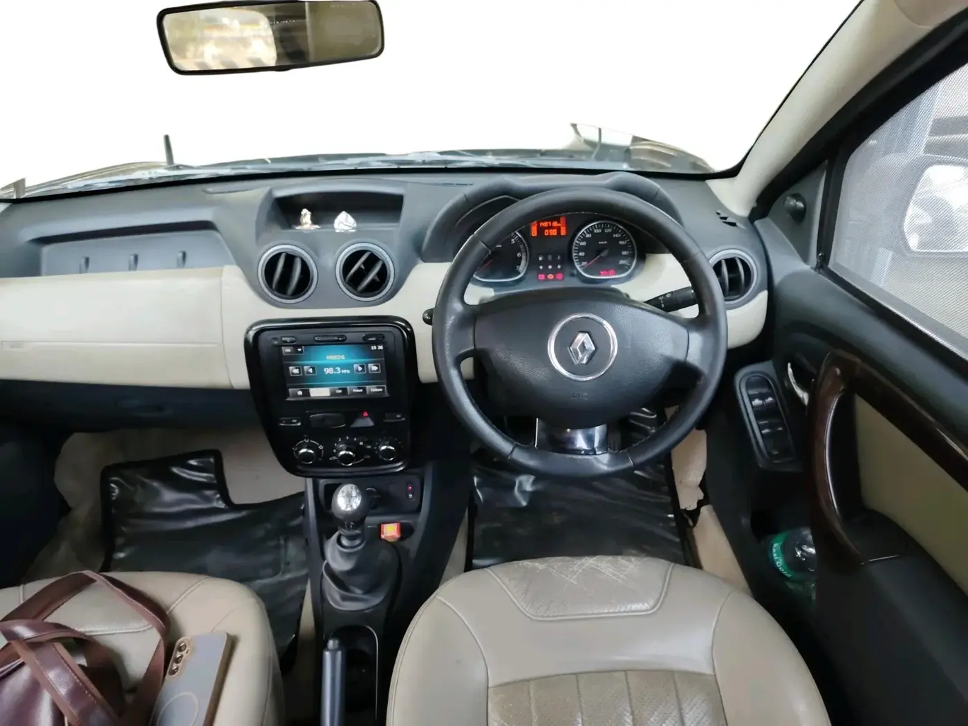 2013 Renault Duster 110 PS RXZ DIESEL, Diesel, Manual, 1,48,718 km, interior