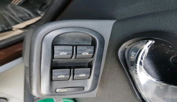 2013 Renault Duster 110 PS RXZ DIESEL, Diesel, Manual, 1,48,718 km, interior