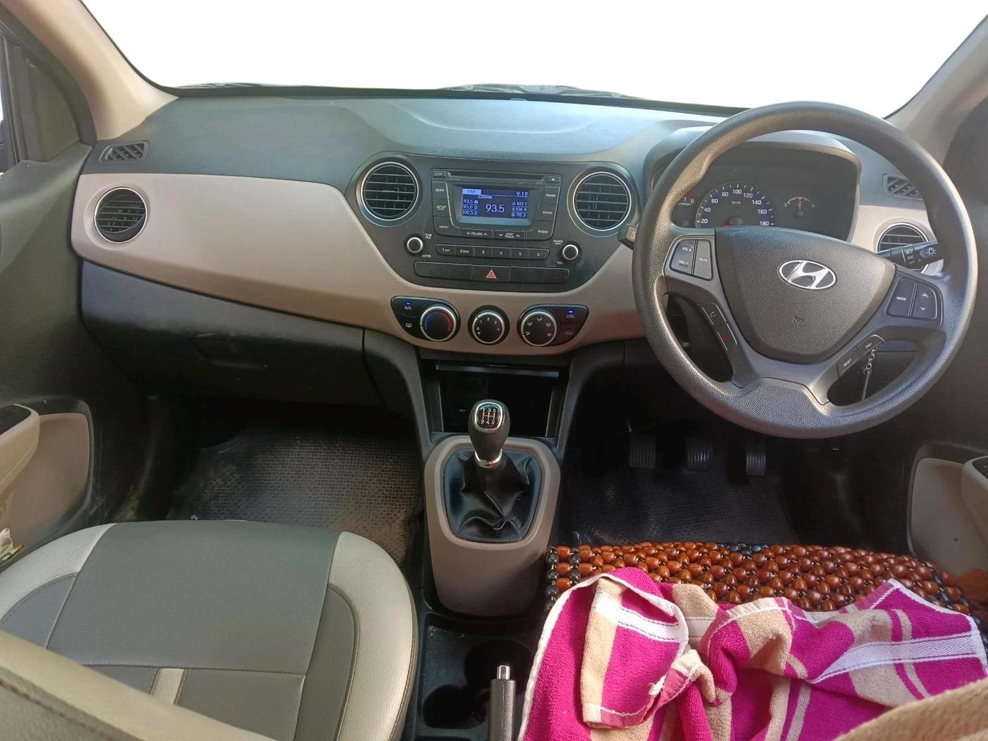 2014 Hyundai Xcent S (O) 1.2, Petrol, Manual, 86,333 km, interior