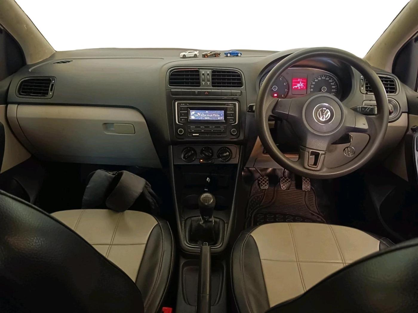 2014 Volkswagen Polo COMFORTLINE 1.2L, Petrol, Manual, 58,638 km, interior