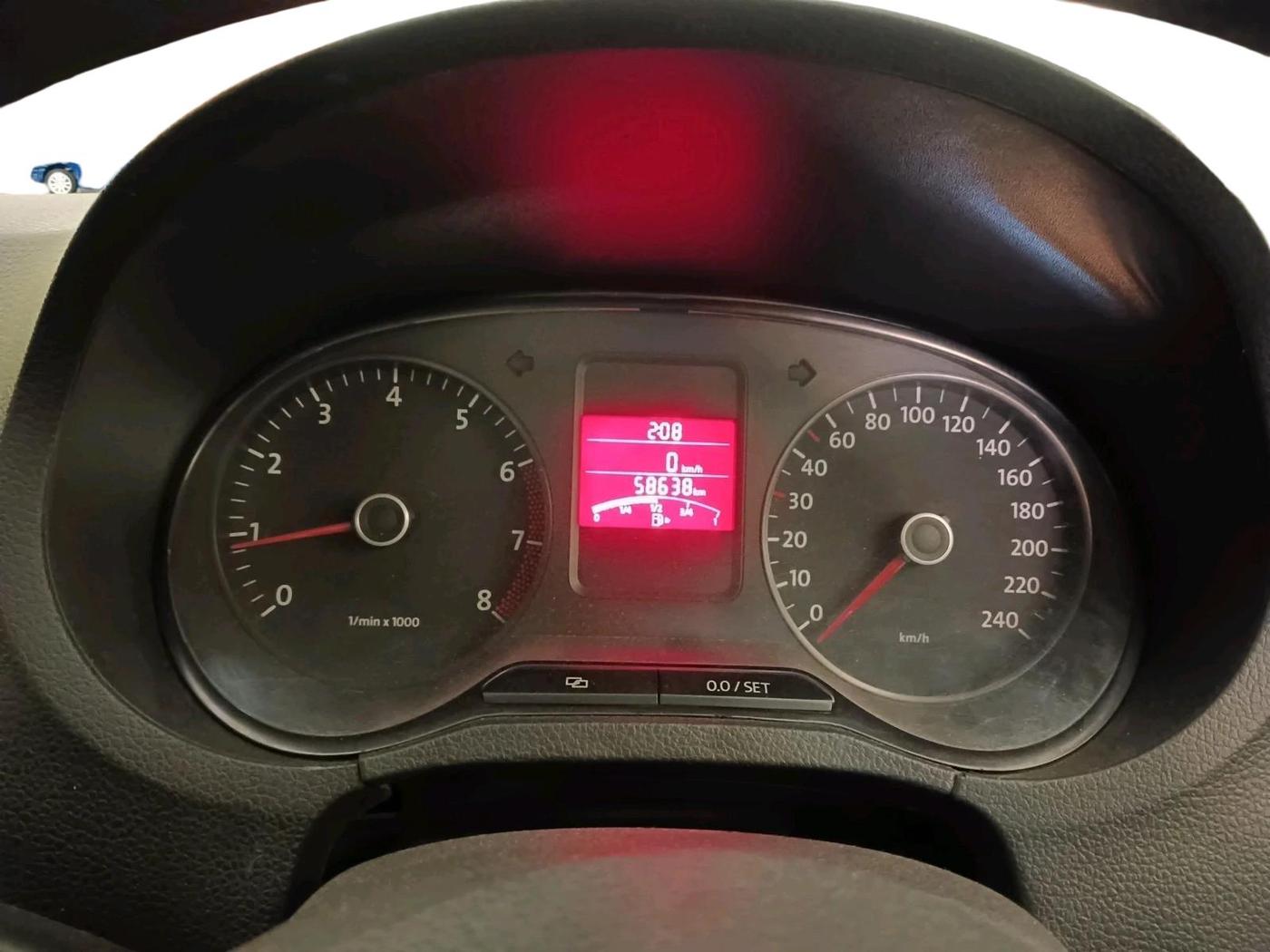 2014 Volkswagen Polo COMFORTLINE 1.2L, Petrol, Manual, 58,638 km, interior