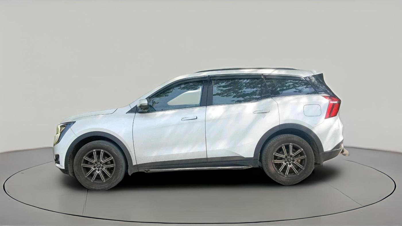2023 Mahindra XUV700 AX 7 LUXURY P AT 7 STR, Petrol, Automatic, 57,985 km, exterior