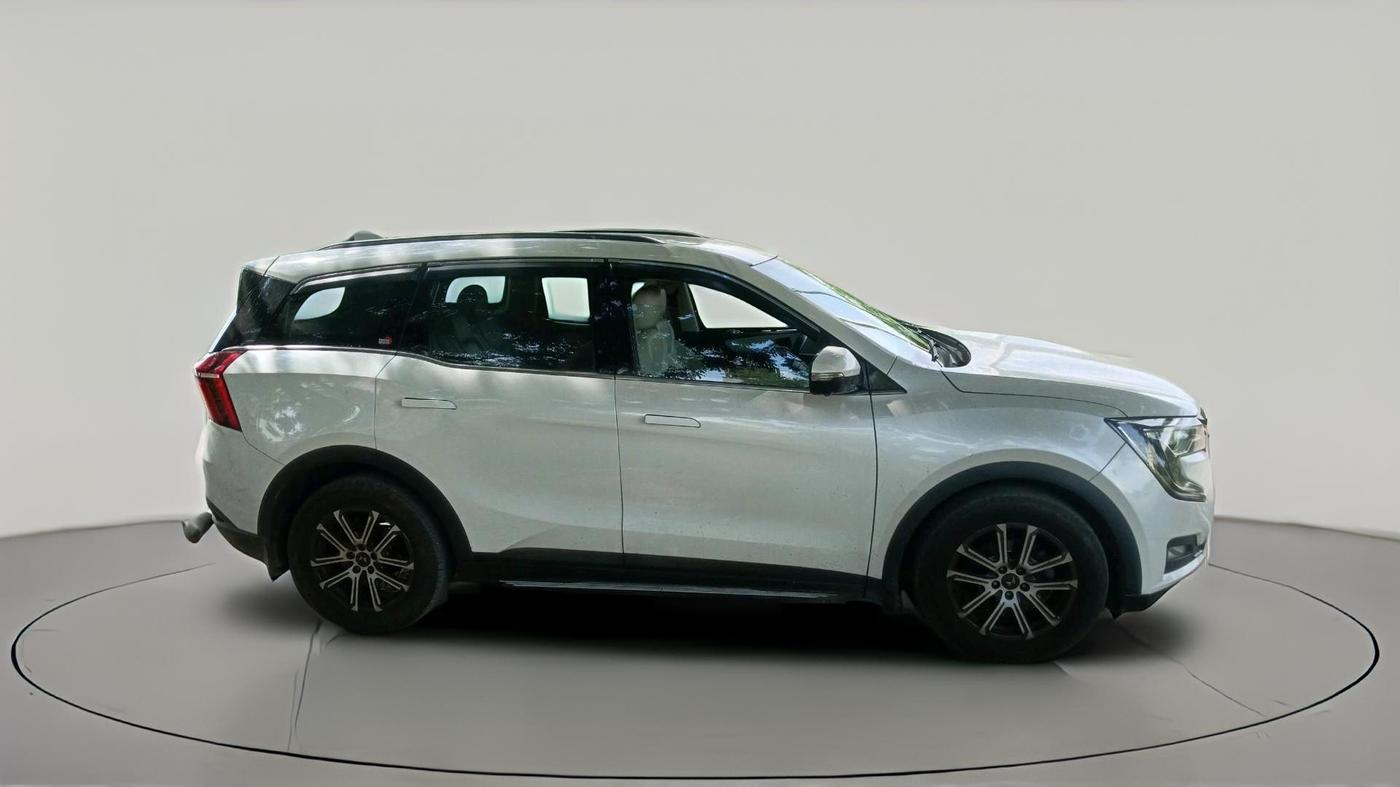 2023 Mahindra XUV700 AX 7 LUXURY P AT 7 STR, Petrol, Automatic, 57,985 km, exterior