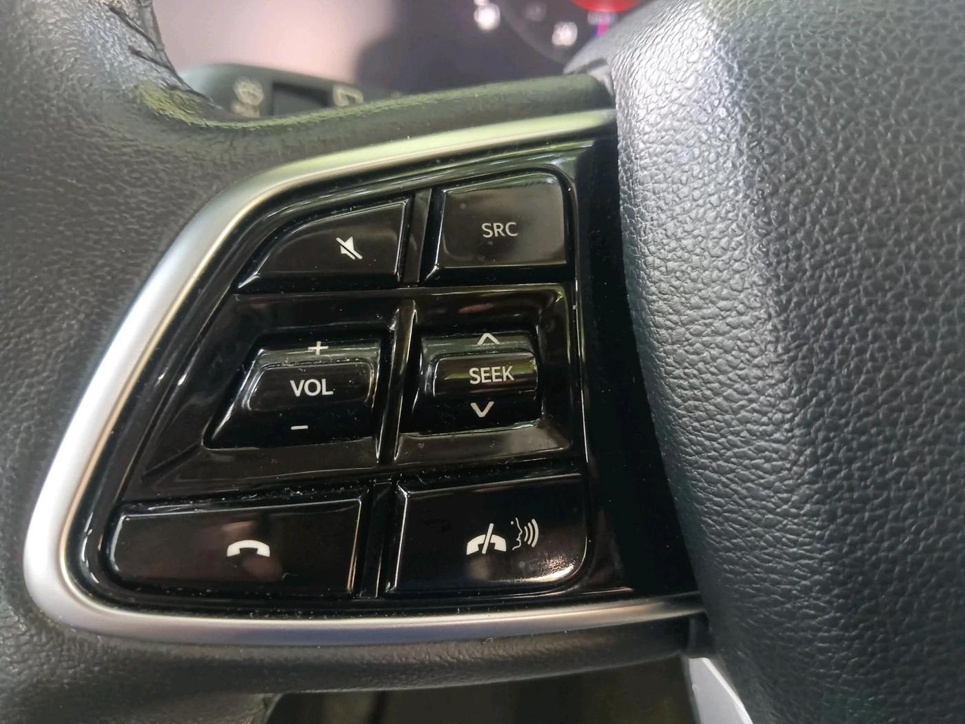 2023 Mahindra XUV700 AX 7 LUXURY P AT 7 STR, Petrol, Automatic, 57,985 km, interior