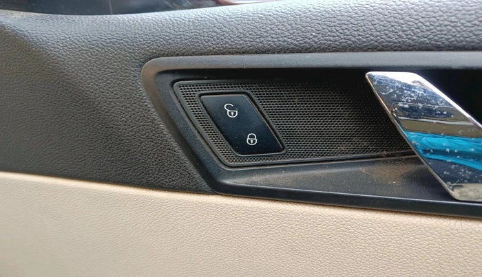 2011 Skoda Superb ELEGANCE 1.8 TSI MT, Petrol, Manual, 62,598 km, interior