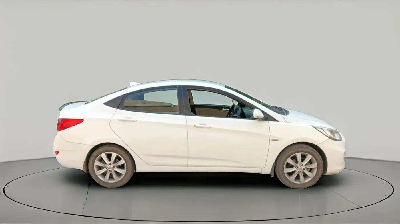 2013 Hyundai Verna FLUIDIC 1.6 CRDI SX, Diesel, Manual, 84,516 km, exterior