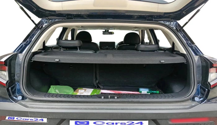 2025 Mahindra XUV 3XO MX2 Pro 1.2 L TCMPFI AT, Petrol, Automatic, 6,031 km, exterior