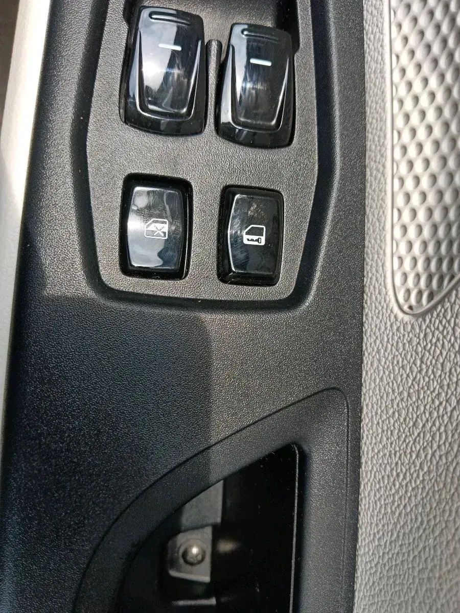 2025 Mahindra XUV 3XO MX2 Pro 1.2 L TCMPFI AT, Petrol, Automatic, 6,031 km, interior