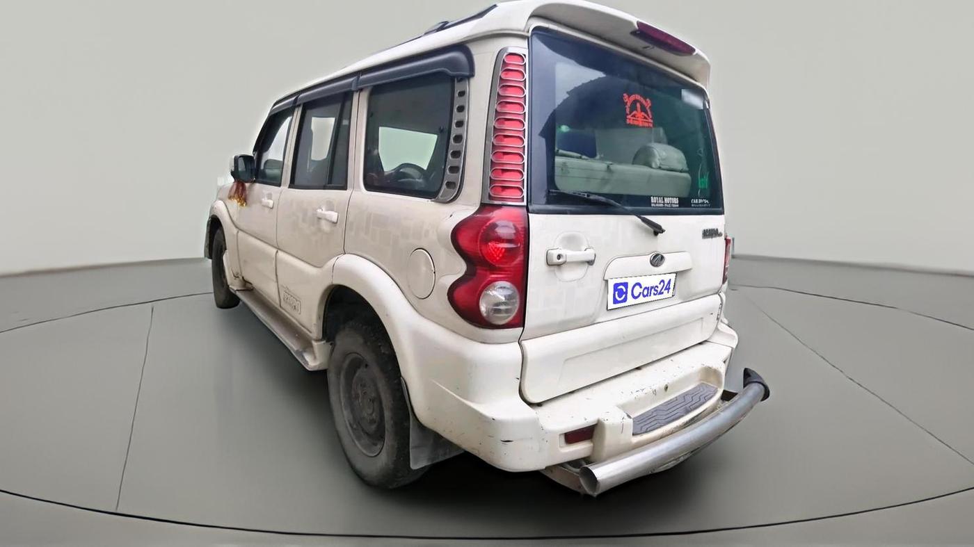 2013 Mahindra Scorpio SLE, Diesel, Manual, 2,52,128 km, exterior