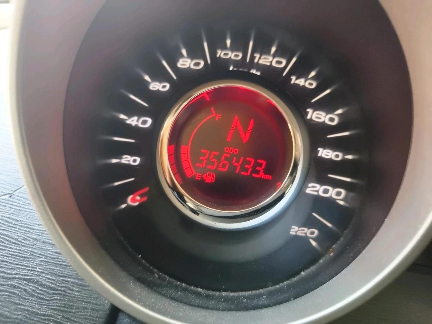 2014 Mahindra XUV500 W8, Diesel, Manual, 3,56,433 km, interior