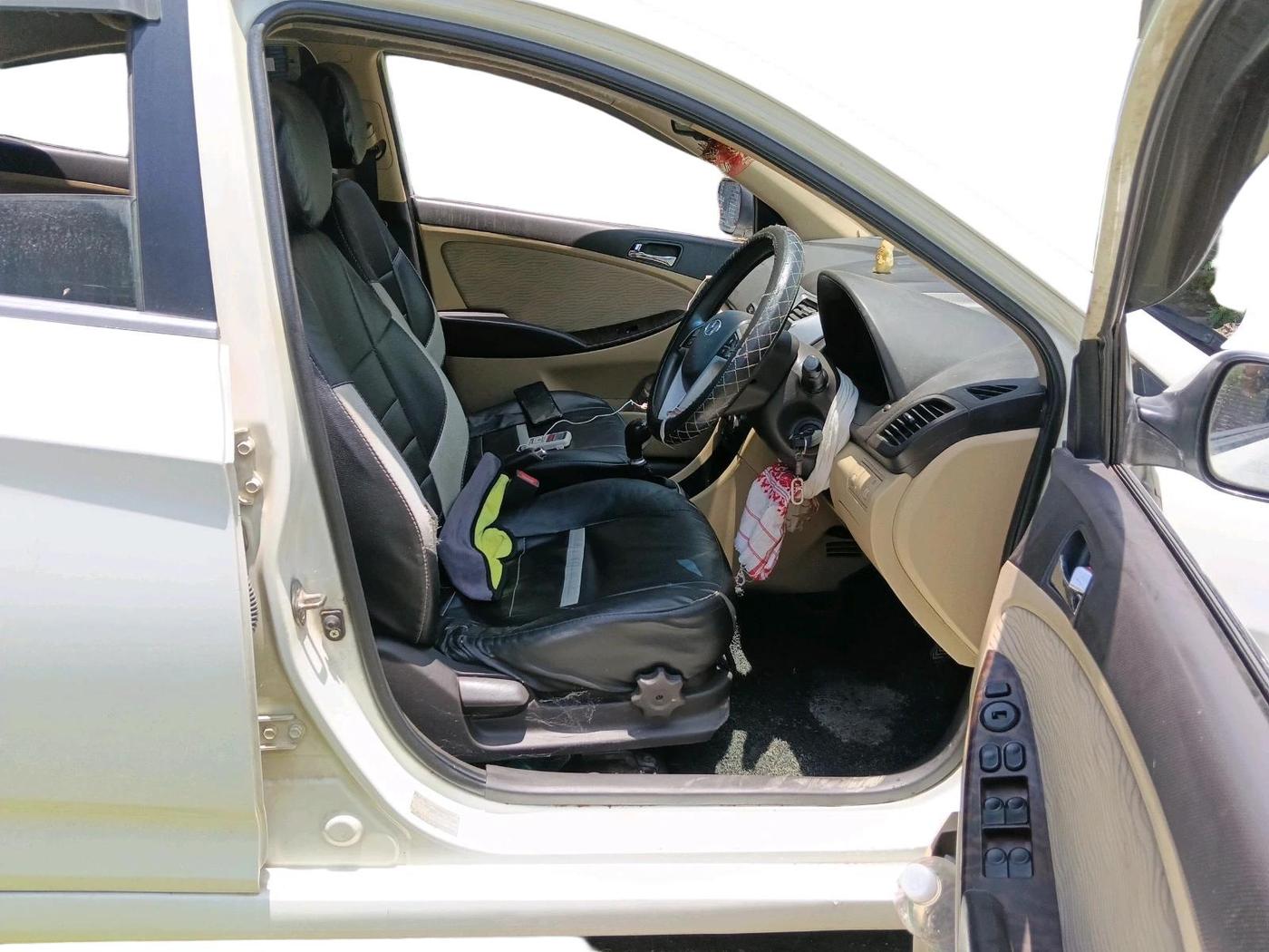 2012 Hyundai Verna FLUIDIC 1.6 VTVT SX, Petrol, Manual, 86,430 km, interior