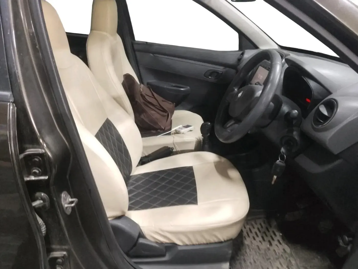2016 Renault Kwid RXT 0.8, Petrol, Manual, 44,234 km, interior