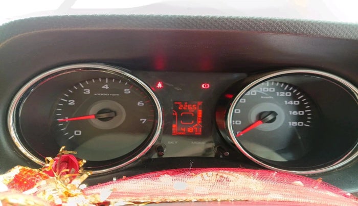 2019 Mahindra TUV300 T8, Diesel, Manual, 41,871 km, interior