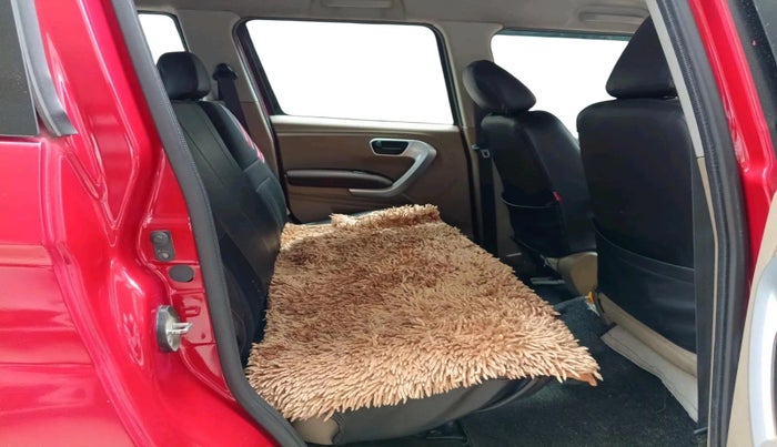 2019 Mahindra TUV300 T8, Diesel, Manual, 41,871 km, interior