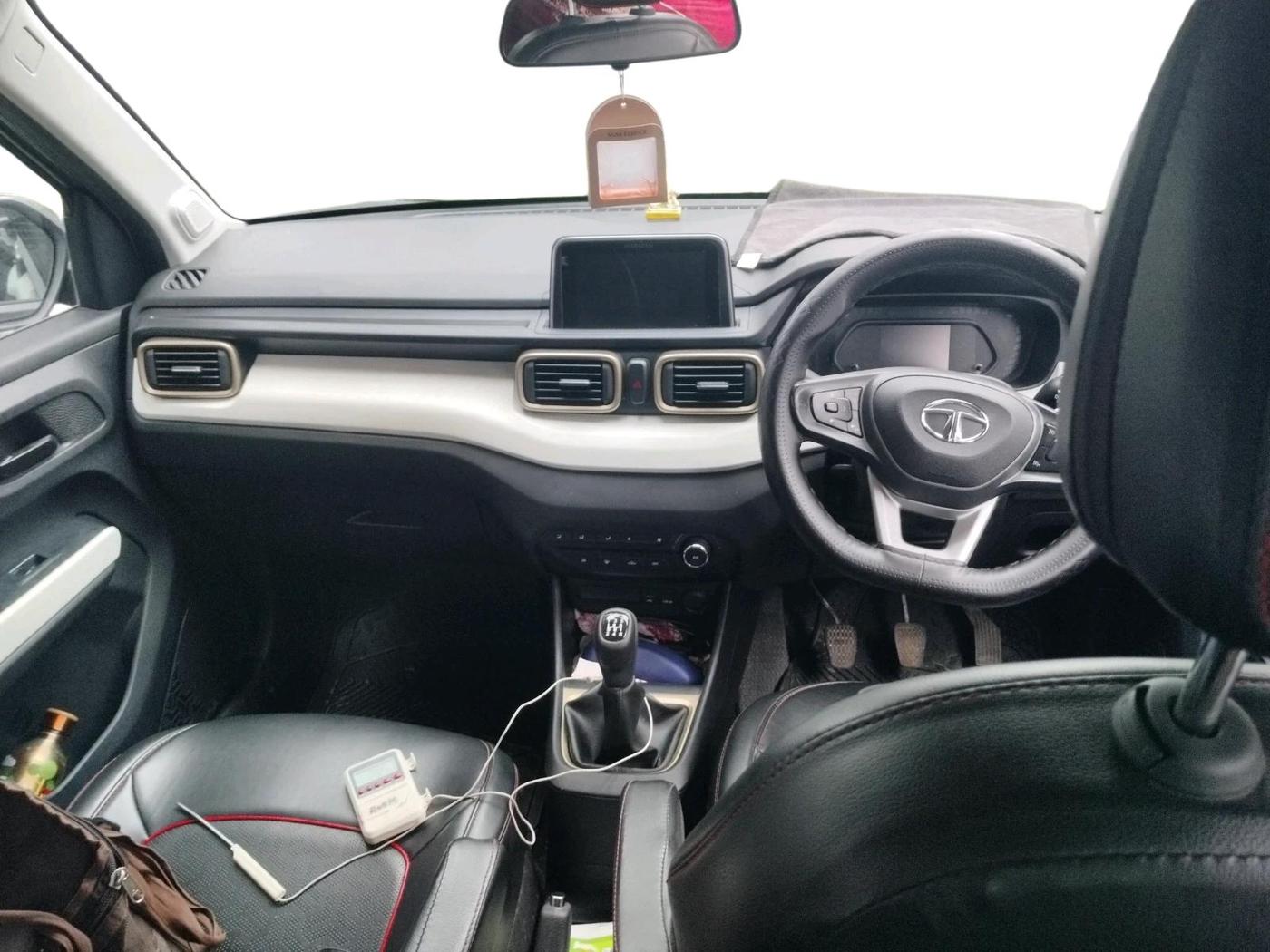 2023 Tata PUNCH ACCOMPLISHED MT, Petrol, Manual, 19,244 km, interior