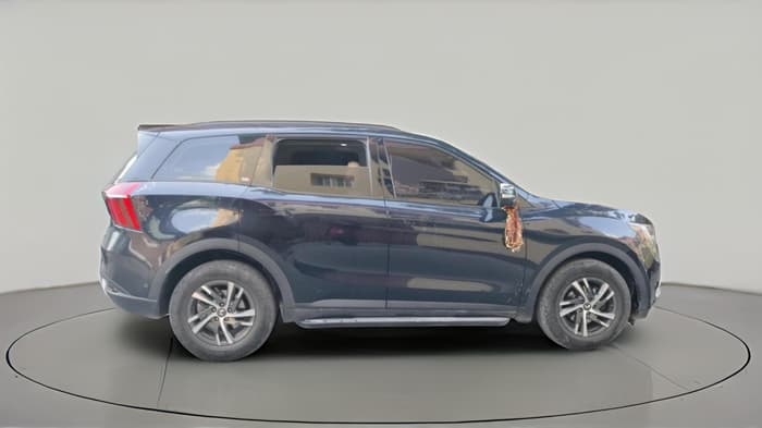 2021 Mahindra XUV700 AX 5 P MT 5 STR, Petrol, Manual, 56,093 km, exterior