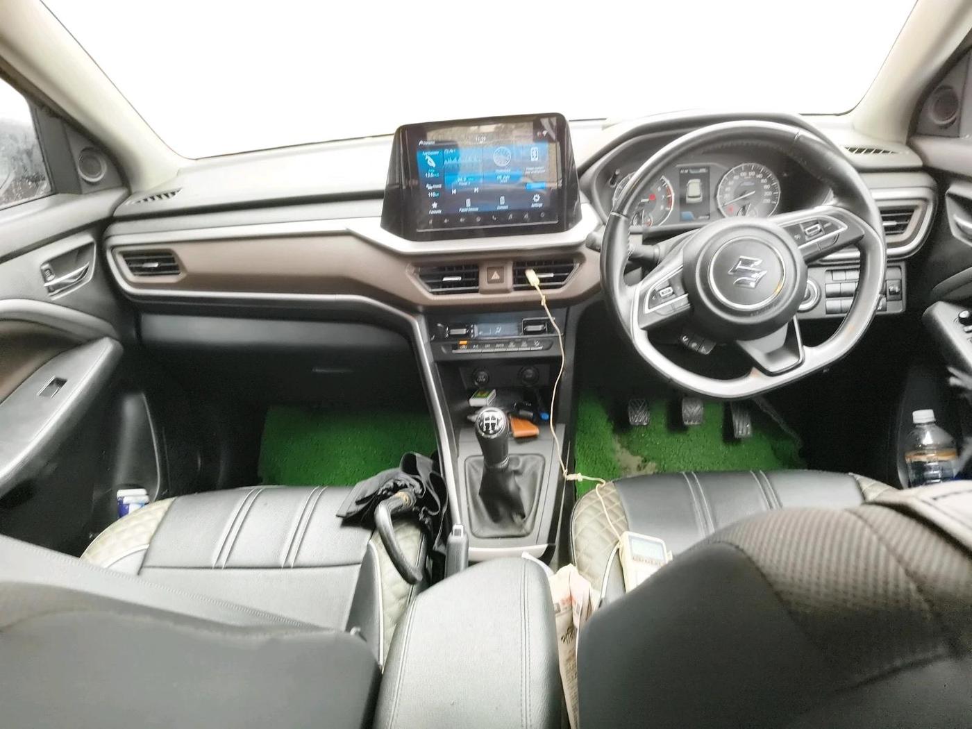 2022 Maruti BREZZA ZXI + SMART HYBRID, Petrol, Manual, 18,441 km, interior