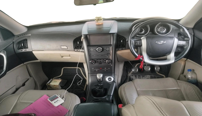 2017 Mahindra XUV500 W10, Diesel, Manual, 41,758 km, interior