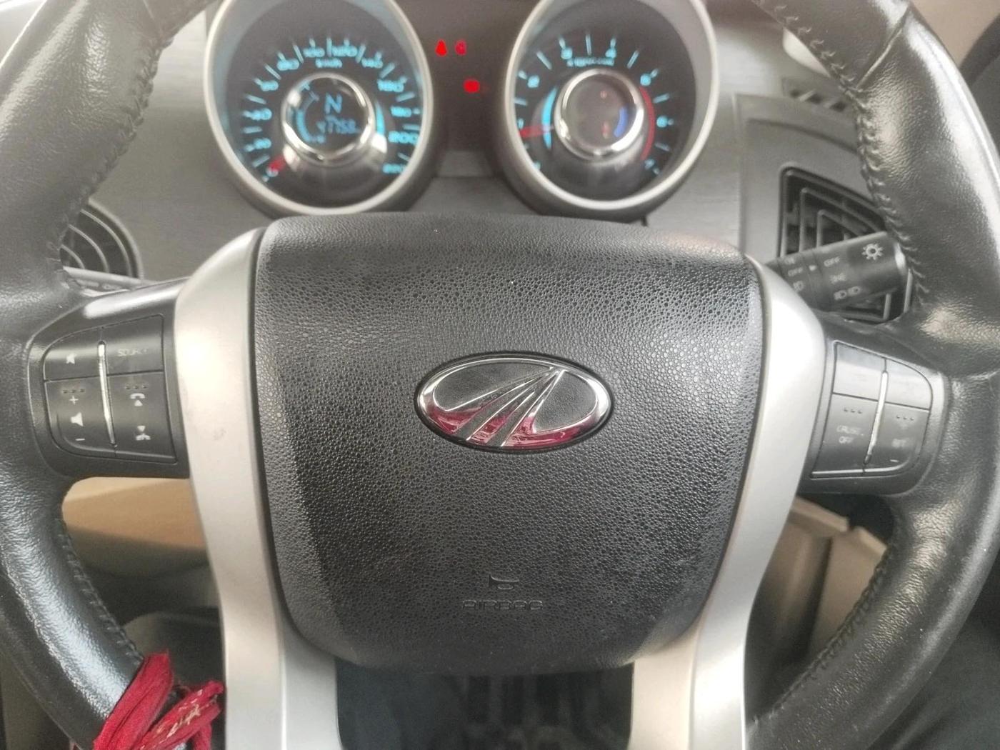 2017 Mahindra XUV500 W10, Diesel, Manual, 42,018 km, interior