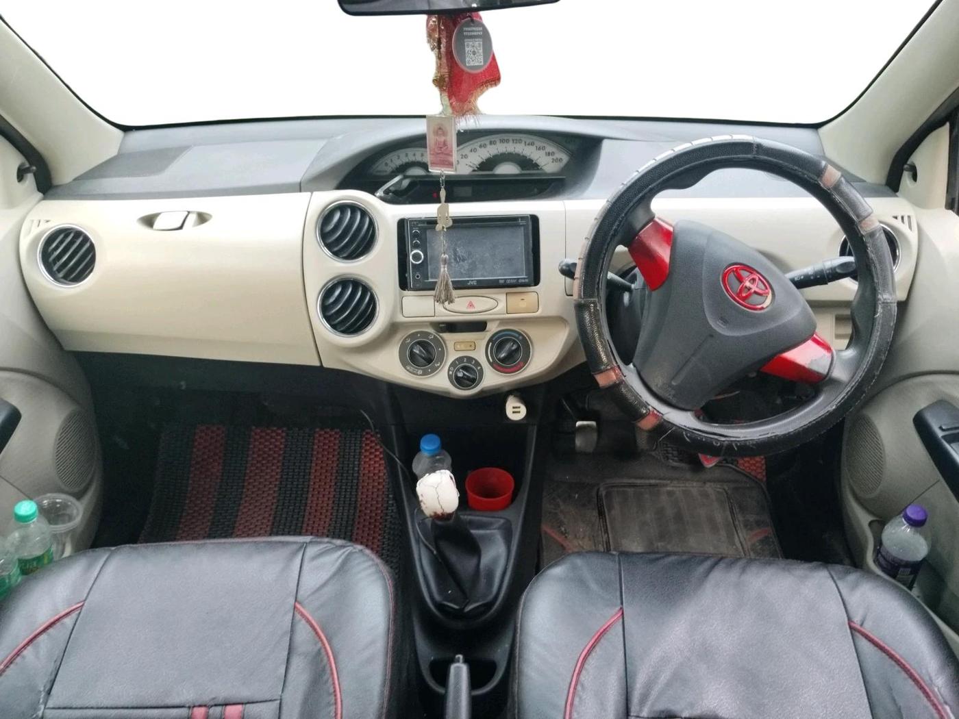 2012 Toyota Etios Liva V, Petrol, Manual, 1,45,326 km, interior