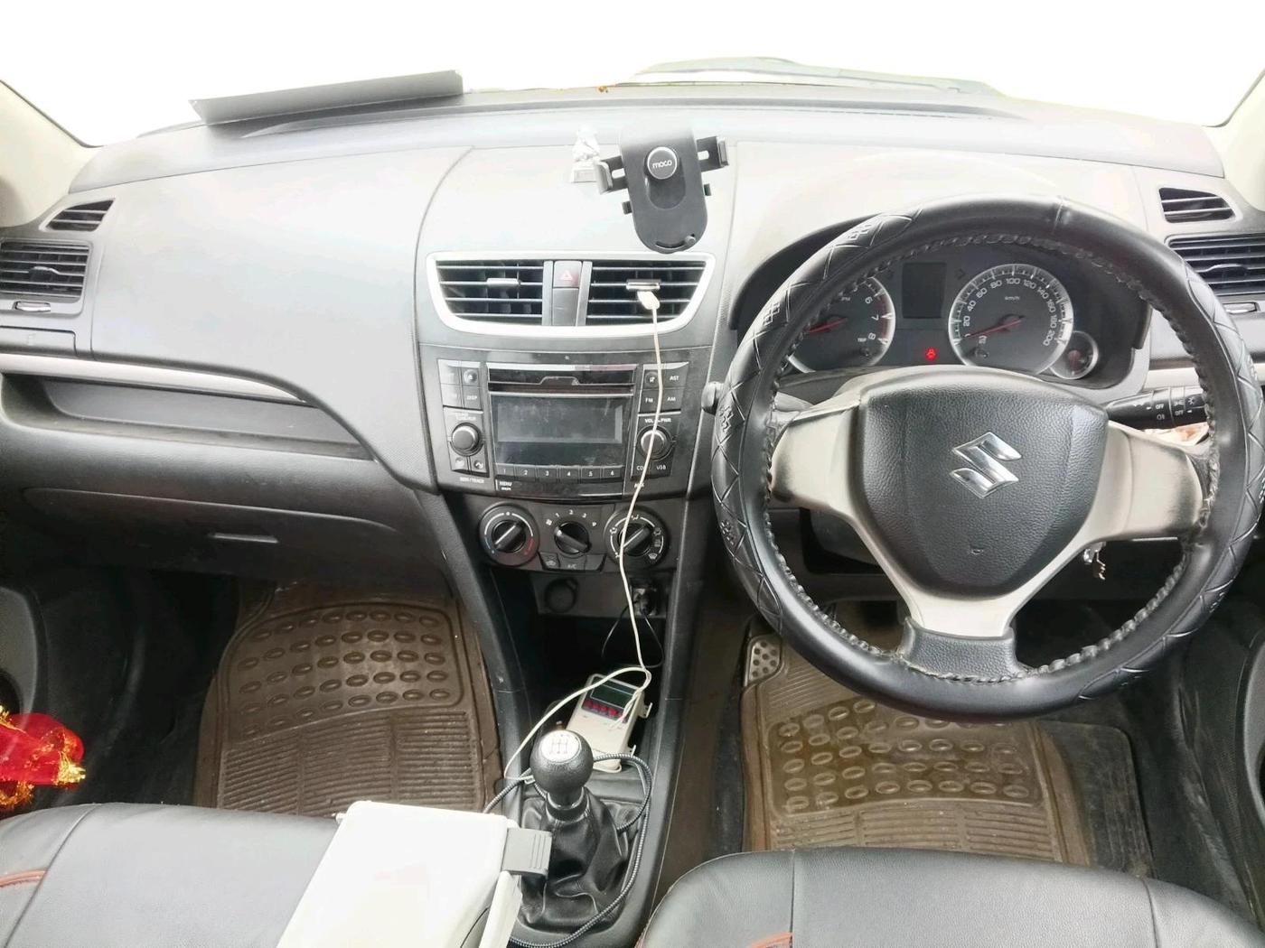 2015 Maruti Swift VXI, Petrol, Manual, 71,451 km, interior