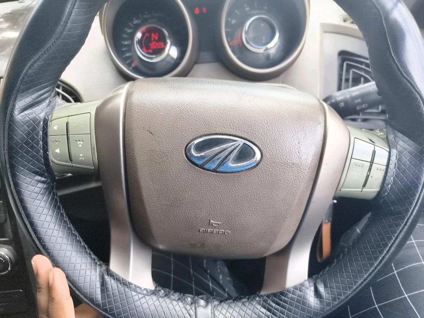 2012 Mahindra XUV500 W8, Diesel, Manual, 78,209 km, interior
