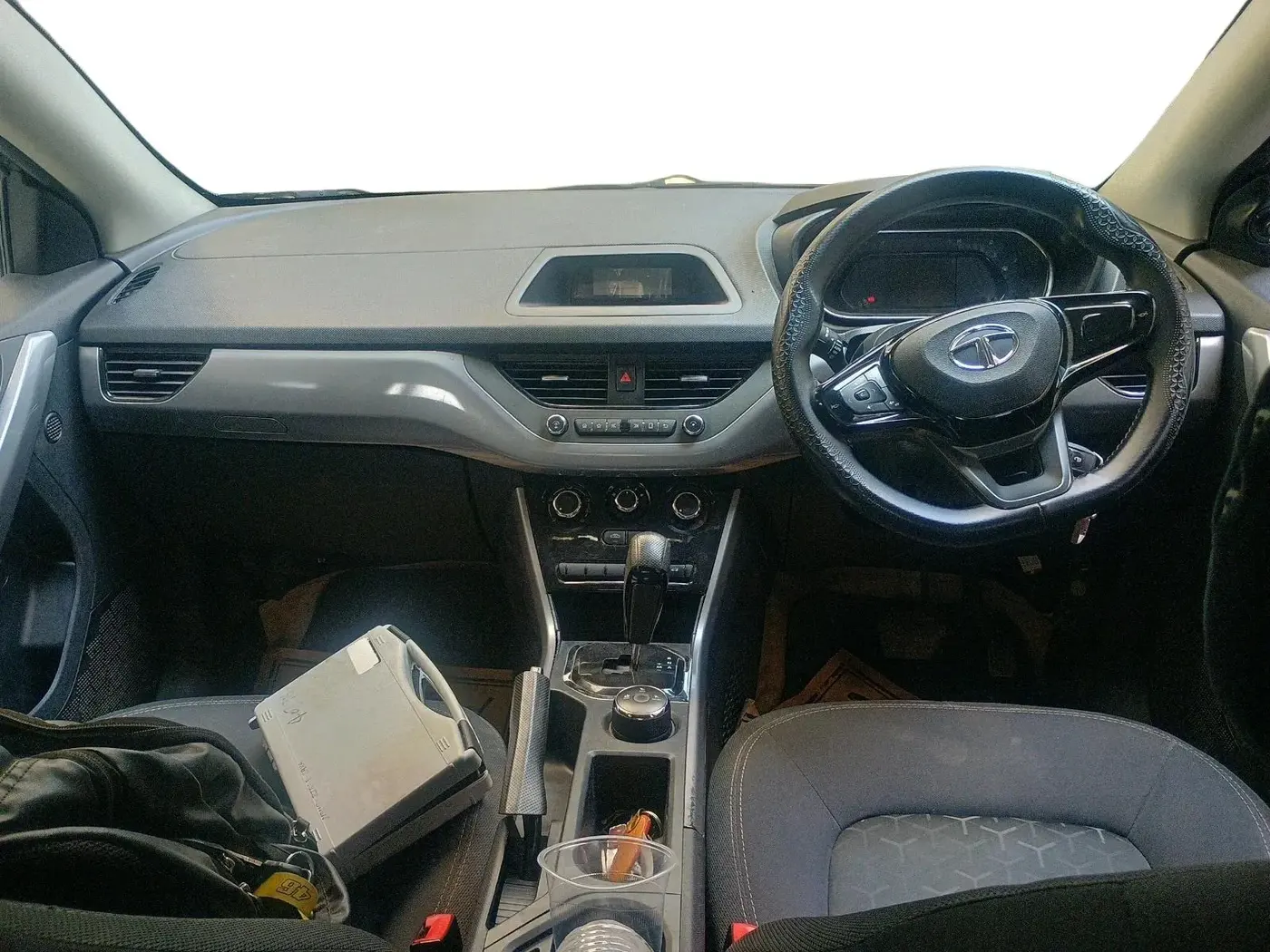2022 Tata NEXON XMA SUNROOF PETROL, Petrol, Automatic, 53,452 km, interior