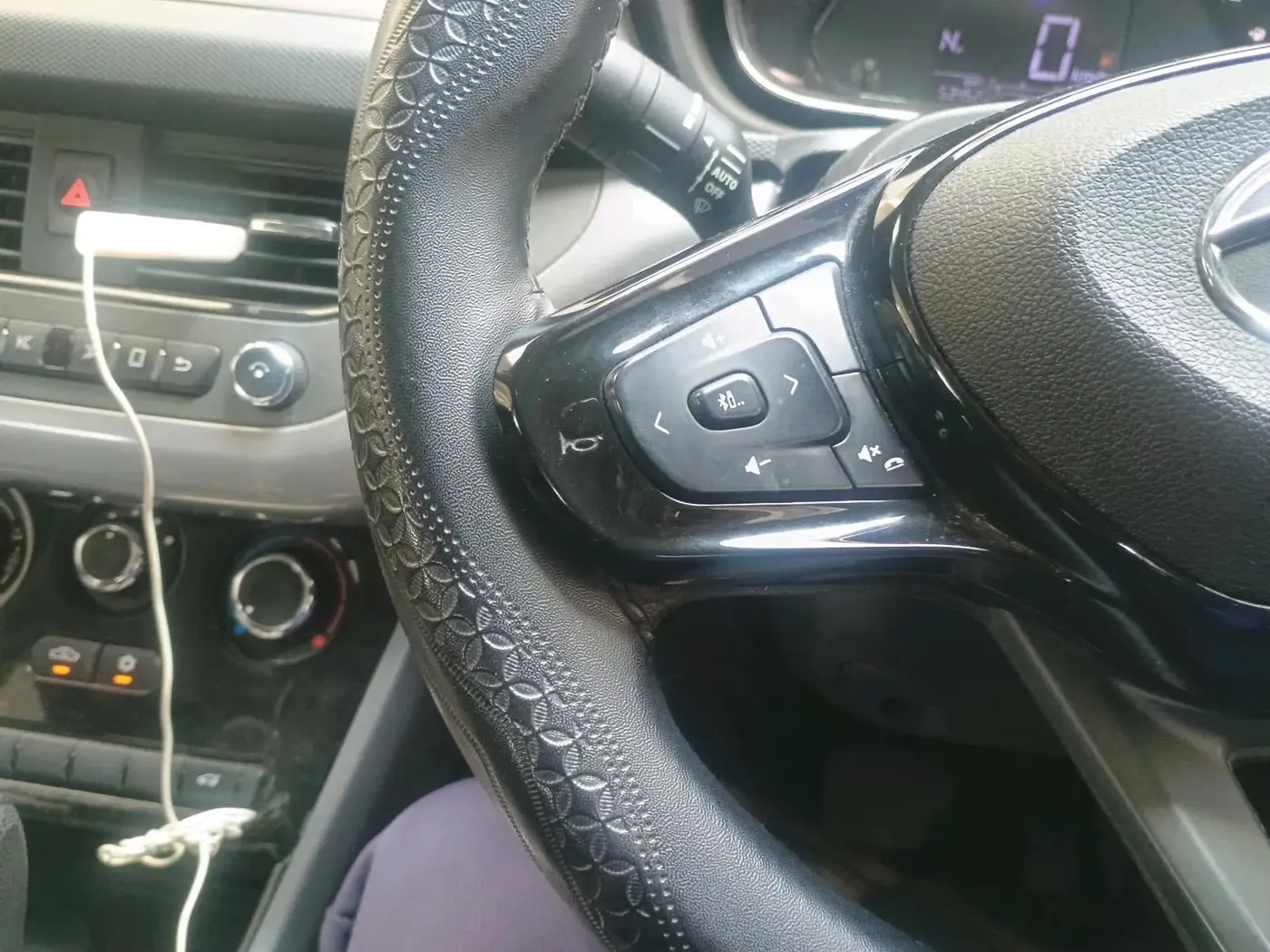2022 Tata NEXON XMA SUNROOF PETROL, Petrol, Automatic, 53,452 km, interior