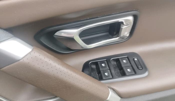 2019 Tata Harrier XZ 2.0L, Diesel, Manual, 45,303 km, interior
