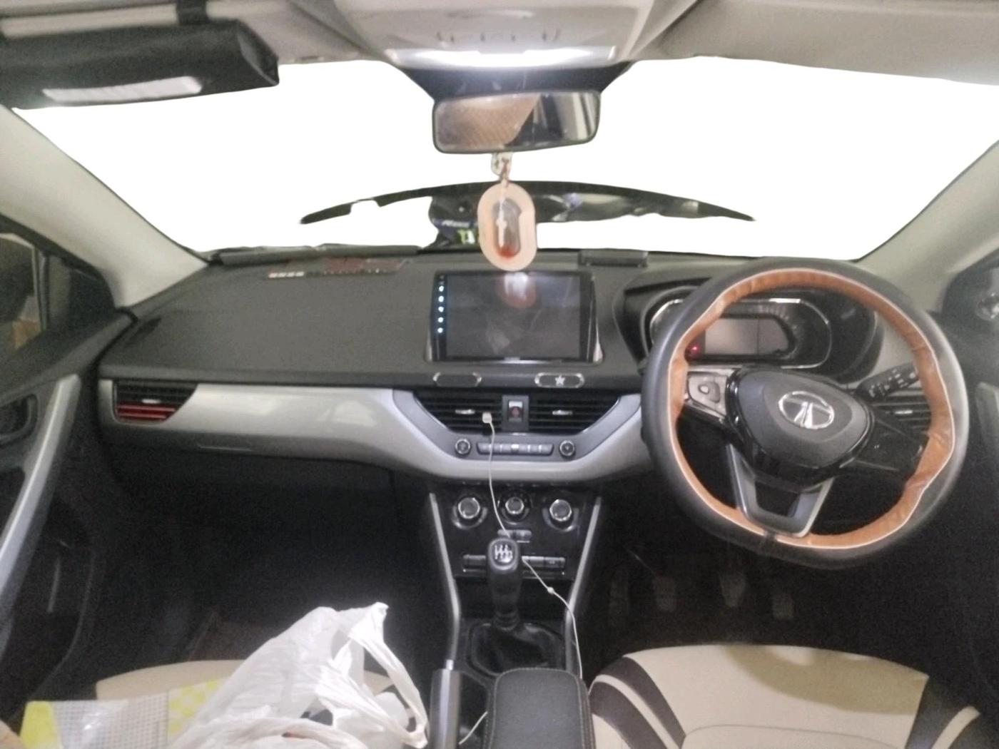 2021 Tata NEXON XM SUNROOF PETROL, Petrol, Manual, 25,650 km, interior