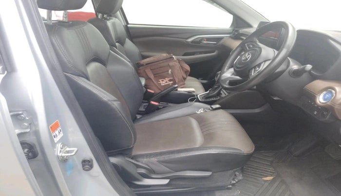 2023 Toyota URBAN CRUISER HYRYDER V HYBRID, Hybrid, Automatic, 20,534 km, interior