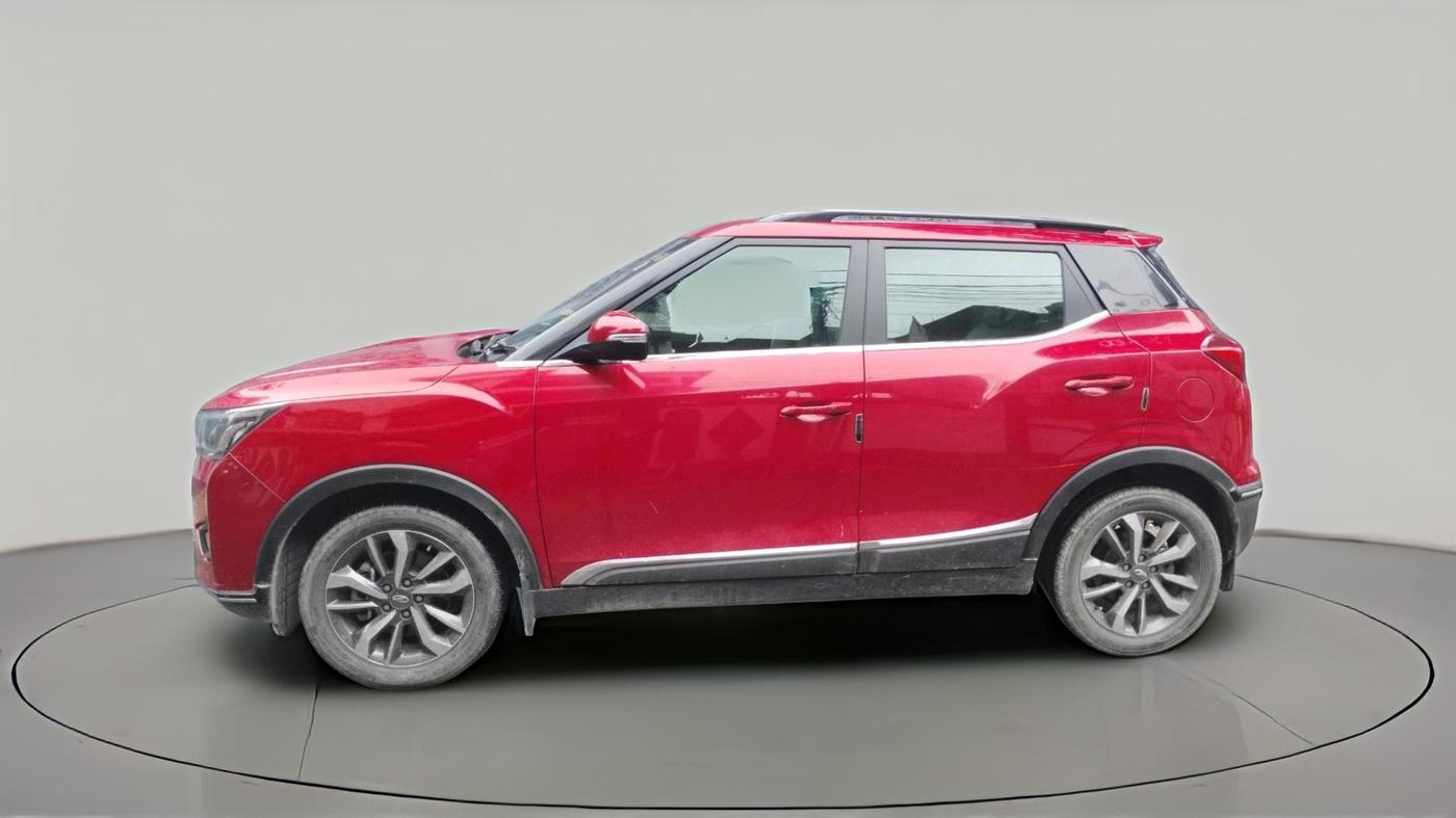 2021 Mahindra XUV300 W8 (O) 1.2 PETROL, Petrol, Manual, 33,958 km, exterior