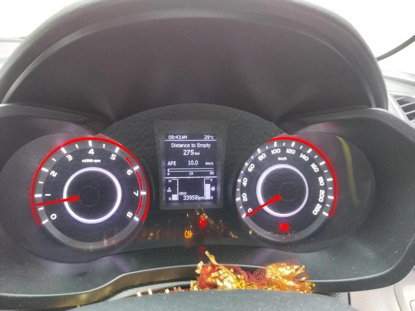 2021 Mahindra XUV300 W8 (O) 1.2 PETROL, Petrol, Manual, 33,958 km, interior