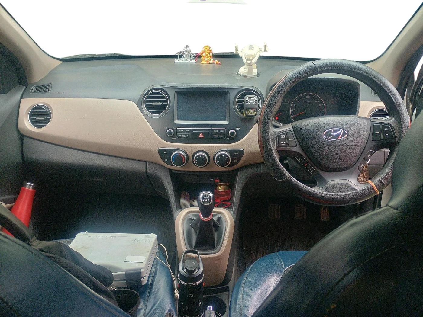 2017 Hyundai Grand i10 SPORTZ (O) 1.2 KAPPA VTVT, Petrol, Manual, 46,000 km, interior