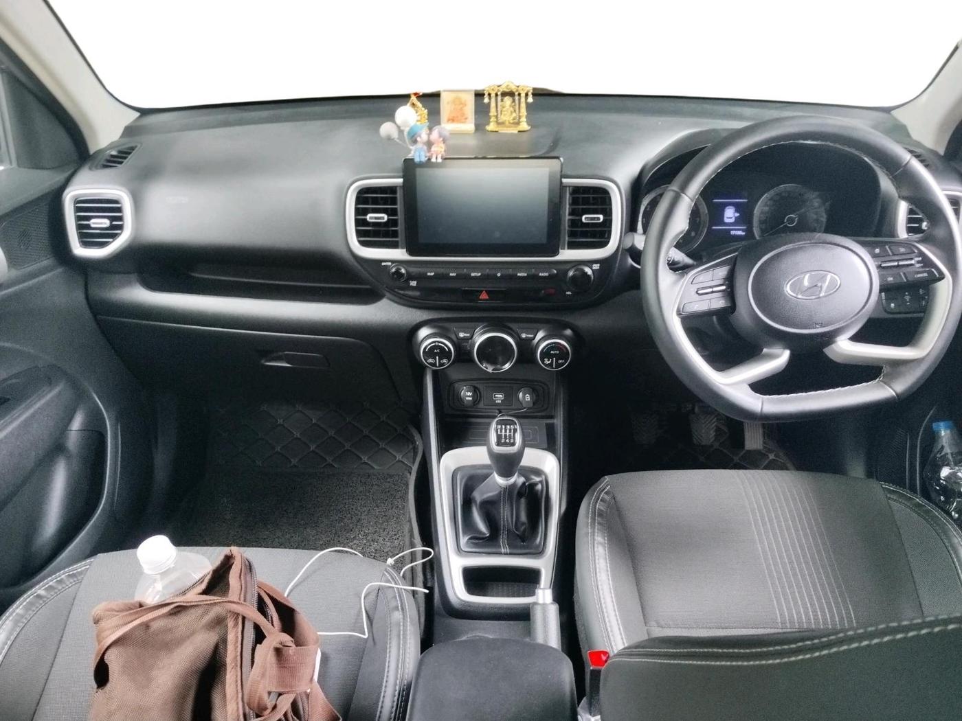 2020 Hyundai VENUE SX 1.0 (O) TURBO, Petrol, Manual, 17,130 km, interior