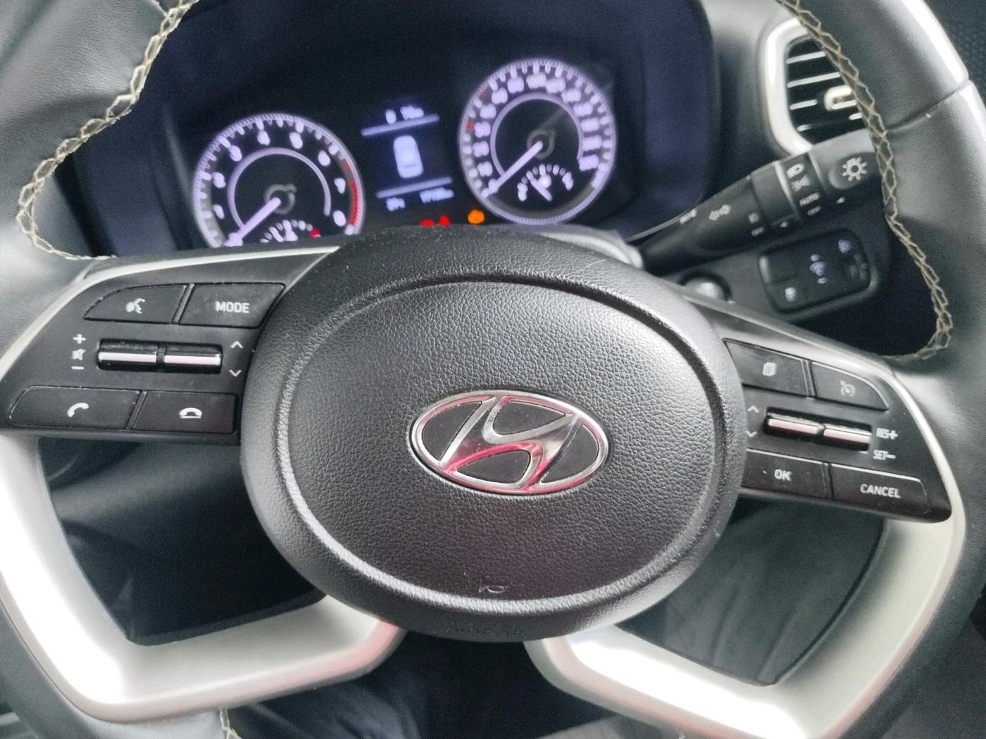 2020 Hyundai VENUE SX 1.0 (O) TURBO, Petrol, Manual, 17,130 km, interior