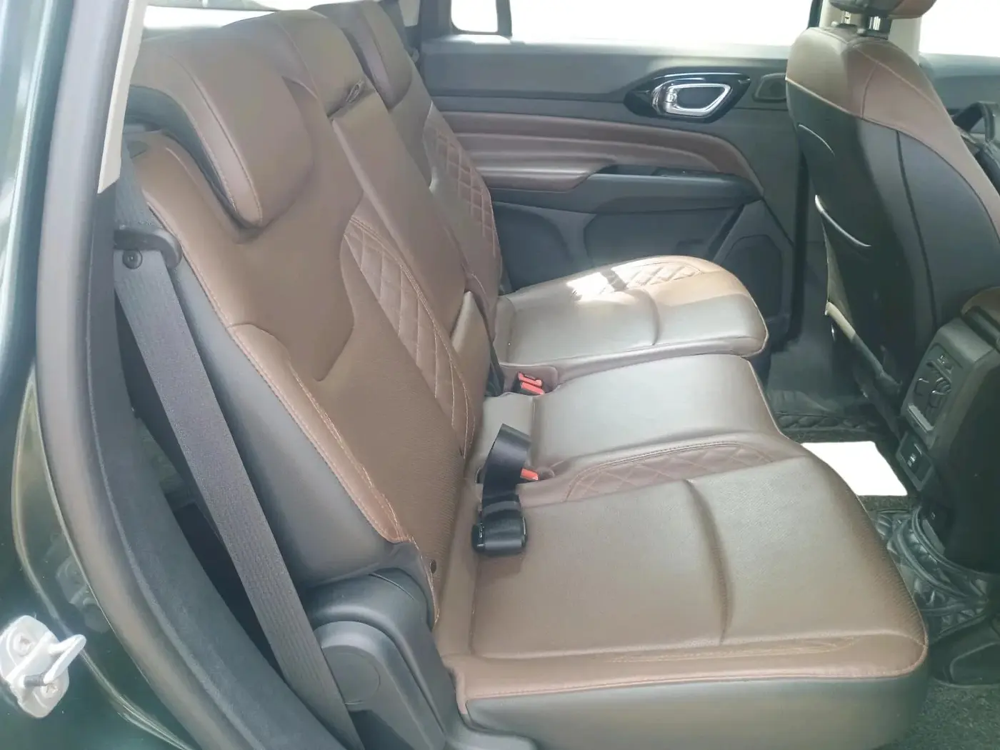 2023 Jeep MERIDIAN LIMITED PLUS AT 4X4, Diesel, Automatic, 23,851 km, interior