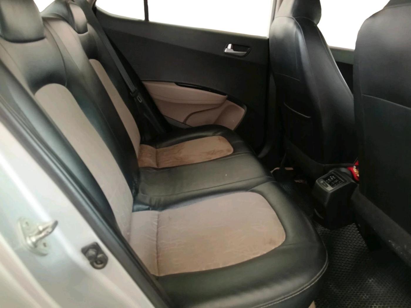 2018 Hyundai Grand i10 SPORTZ 1.2 KAPPA VTVT, Petrol, Manual, 39,187 km, interior