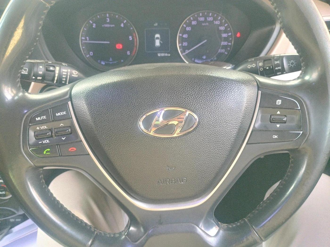 2017 Hyundai Elite i20 ASTA 1.4 CRDI (O), Diesel, Manual, 1,22,000 km, interior
