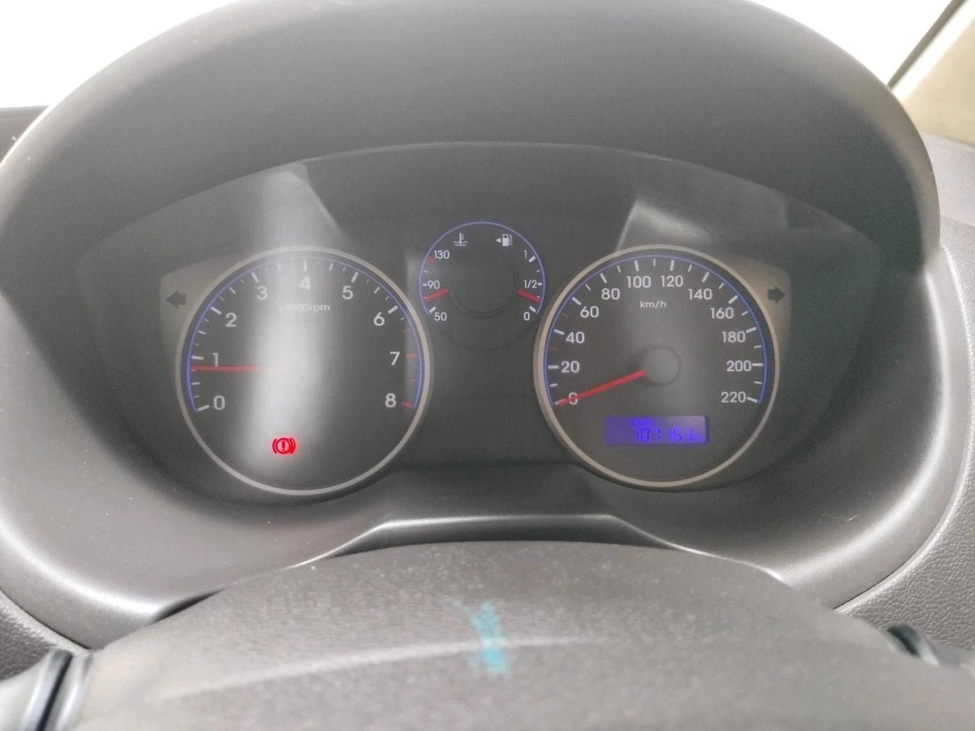 2013 Hyundai i20 MAGNA 1.2, Petrol, Manual, 1,07,163 km, interior
